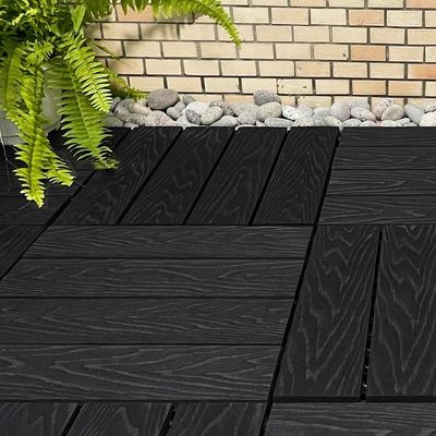 Outdoor Square Kayu Deck Tiles Cuaca Tahan Interlocking Desain