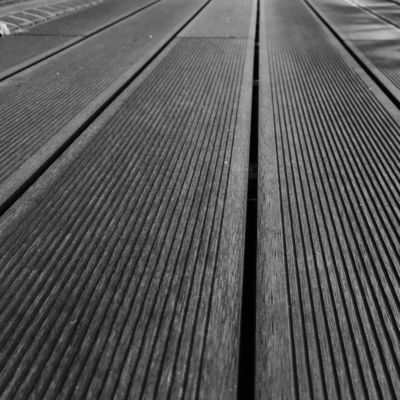 Harga yang bagus Keamanan WPC Decking Panel Low Maintenance Anti Slip Composite Decking Board on line