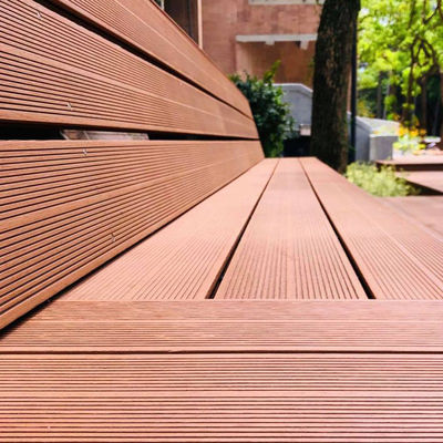 Harga yang bagus Patio WPC Decking Panel resistensi slip WPC kayu Decking Board on line