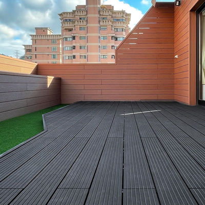 Harga yang bagus Papan Decking Outdoor Panel WPC alami Papan Decking Daur Ulang Tahan UV on line