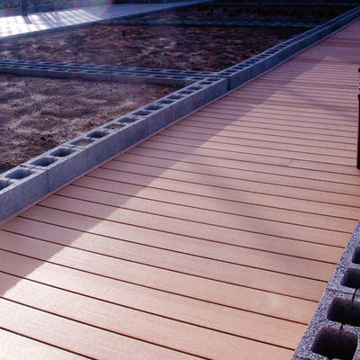 Harga yang bagus Komersial WPC Decking Floor Lightweight WPC Decking Board Pemasok on line