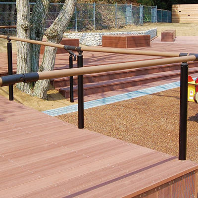 Harga yang bagus Lantai Decking WPC yang Diekstrusi Anti-Slip WPC Decking Tiles Lantai Waterproof on line